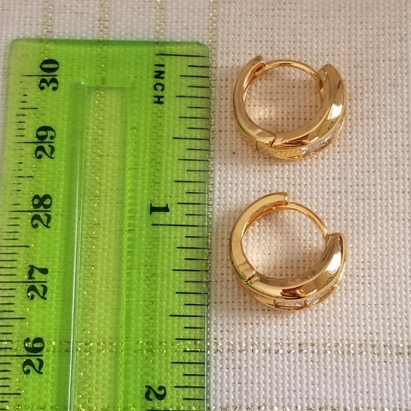 New 18K Gold Plated Diamond Hoop Earrings for Women - Picture 6 of 8